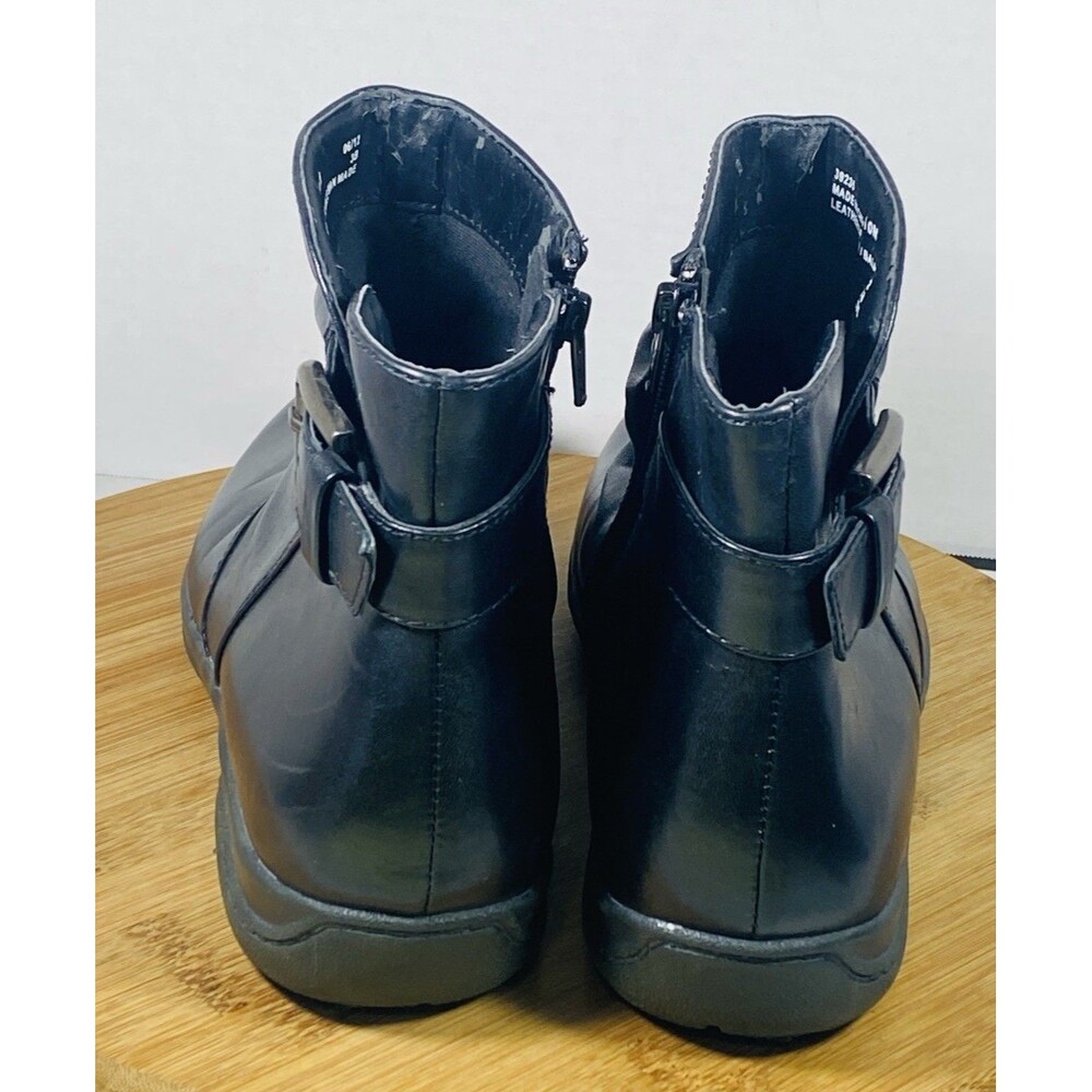 Clarks Black Leather Ruched Ankle Boots Women's 10M Buckle Side Zip - Picture 5 of 9